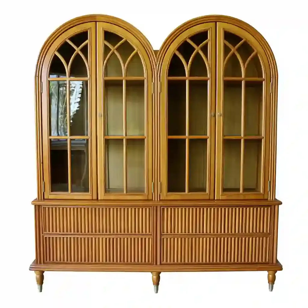 Vitrina con doble arco y puertas inferiores - marrón